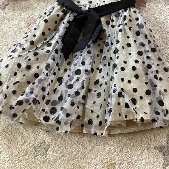 Pretty dress with a bow - Picture 2 of 4